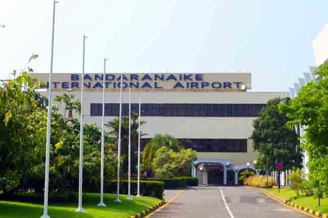 US diplomat refused PCR test at airport?