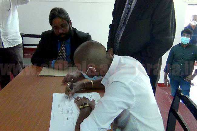 Jeevan Thondaman signs nomination papers to contest General Election