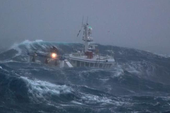 Naval, fishing communities warned of rough seas during thundershowers