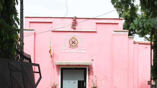 Three including SLAF officer arrested over drug racket run from Negombo Prison