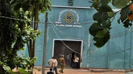 Prison guard in charge of Negombo Prison’s canteen interdicted
