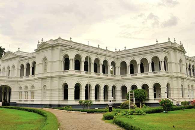 Museums and archaeological sites to reopen for local tourists