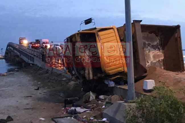 Two independent candidates injured in motor accident