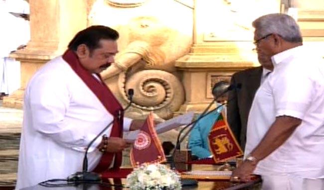 Mahinda Rajapaksa takes oath as new Prime Minister