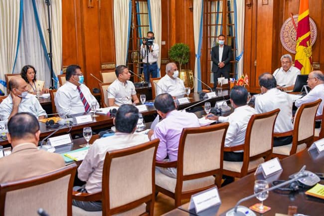 President instructs authorities to develop public transportation from scratch
