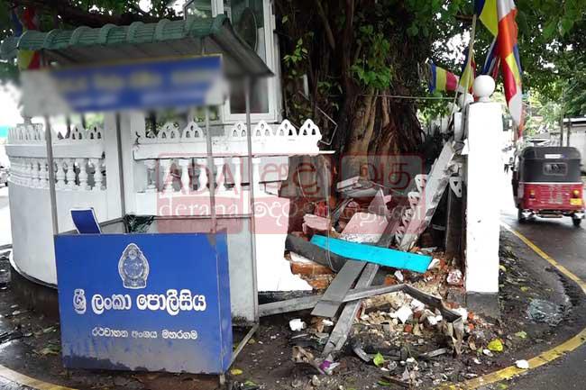 Two dead, another two critical in car crash at Nawinna