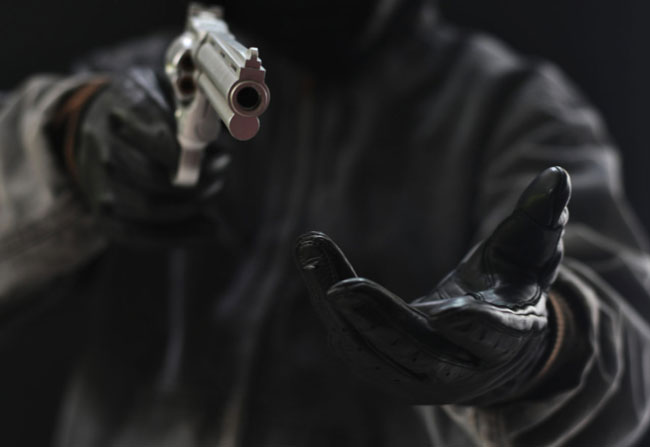 Armed robbers make away with Rs 30 mn from businessman’s home