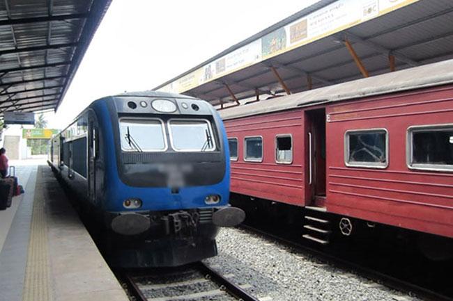 Trains will not stop between Gampaha and Veyangoda stations – Railways Dept.