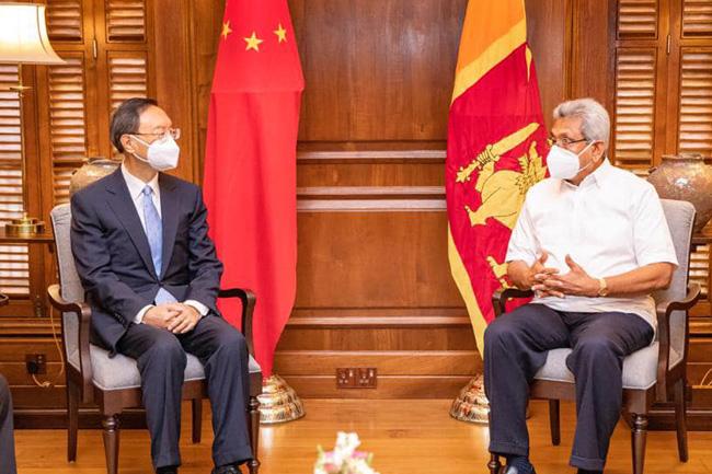 Top-level Chinese delegation calls on President