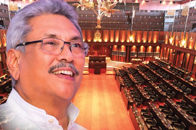 President arrives in Parliament mid-debate on 20A