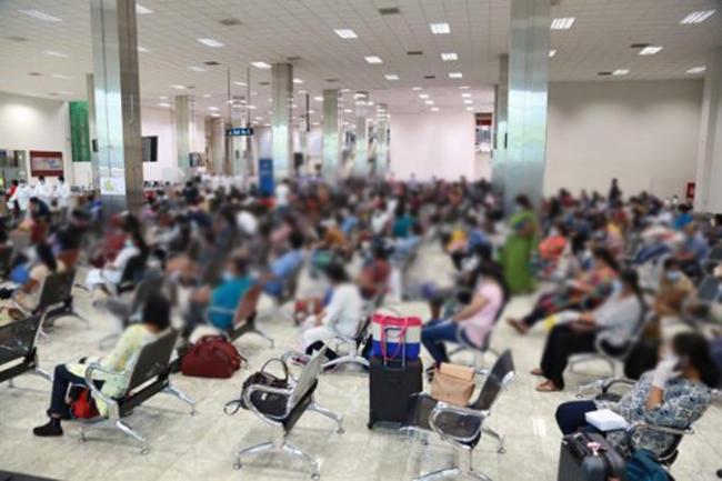 Over 400 Sri Lankan expats return from four countries