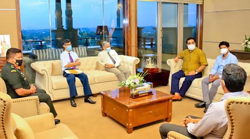 Medical consultants seek possibilities of treating COVID-19 patients at private hospitals