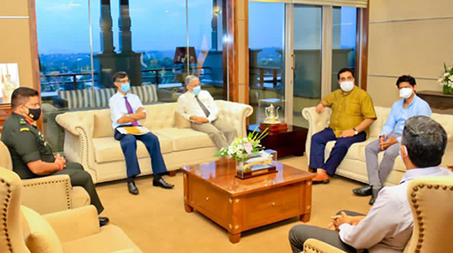 Medical consultants seek possibilities of treating COVID-19 patients at private hospitals