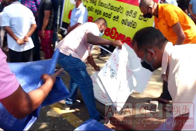 Manning Market traders’ protest fast called off