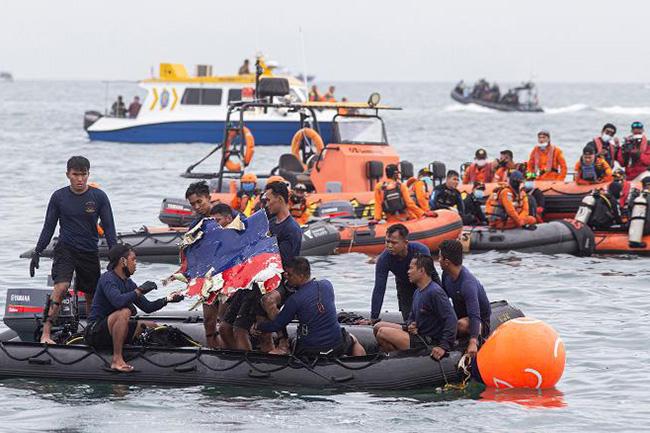 Human remains pulled from the Indonesian Sriwijaya Air crash site