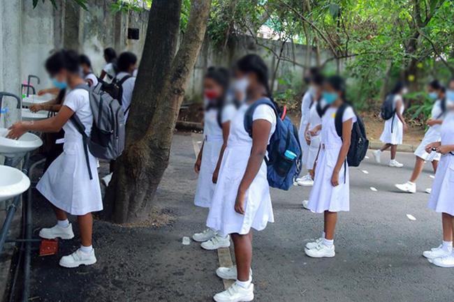 Schools in non-isolated areas in WP to reopen for O/L students tomorrow