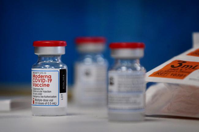 WHO recommends pregnant women not to use Moderna COVID-19 vaccine