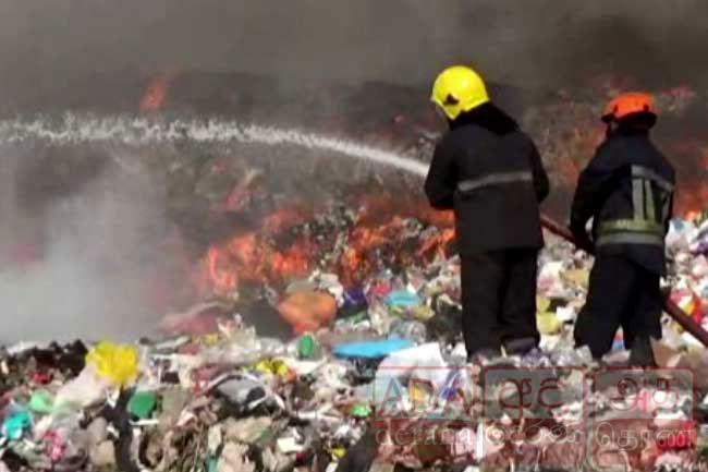 Fire erupts at Kerawalapitiya garbage dump