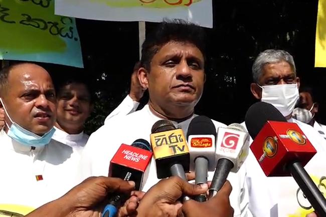 Opposition stages silent protest against deforestation