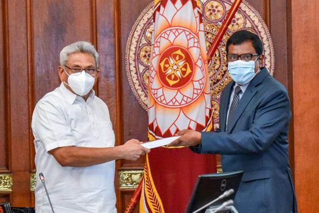 Expert committee report on solid waste management handed over to President