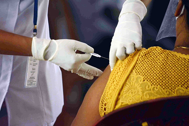 People who received AstraZeneca’s first dose urged not to take Sinopharm jabs