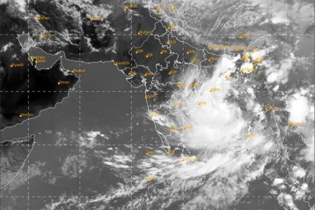 ‘YAAS’ cyclone intensifies; naval & fishing communities urged to remain alert