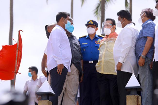 PM inspects coastal area affected by ‘X-Press Pearl’ debris