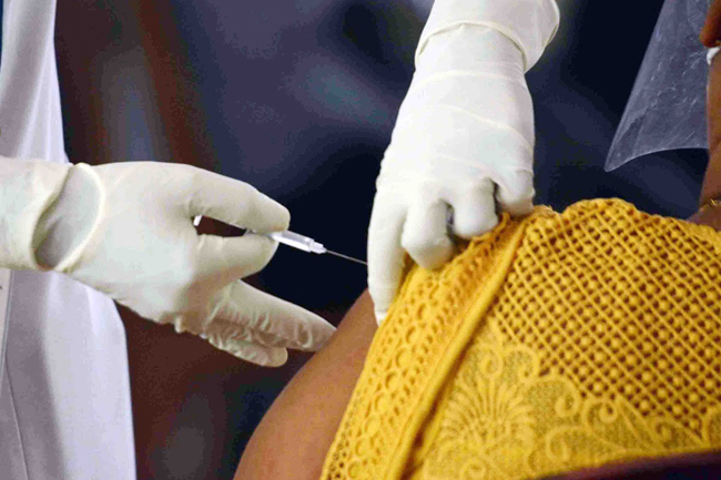 Probe into administering two Moderna shots to a woman on same day
