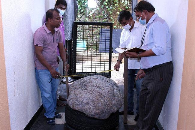 World’s largest star sapphire cluster found in Sri Lanka