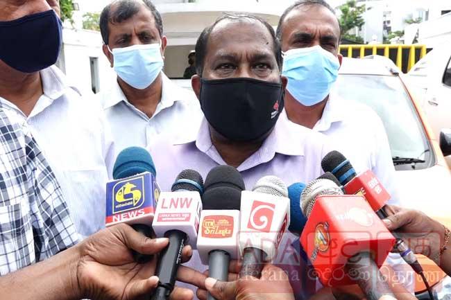 Teacher-principal trade unions to go ahead with strike as talks with PM fail