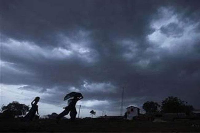 Heavy showers expected in several provinces