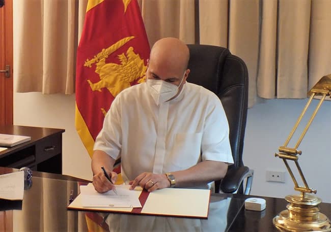 Milinda Moragoda assumes duties as new High Commissioner-designate to India