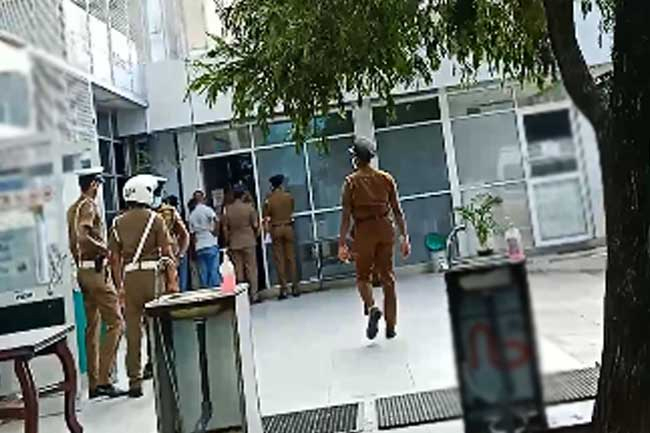 Hand grenade found inside private hospital in Narahenpita