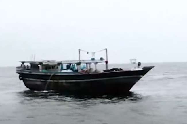 Navy foils another heroin smuggling attempt, apprehends 9 foreign nationals
