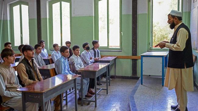 Girls excluded as Afghan secondary schools reopen