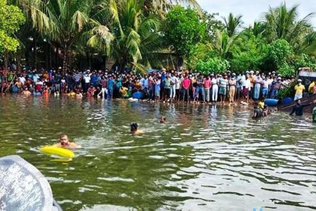 EP governor instructs to conduct probe into Kinniya ferry accident
