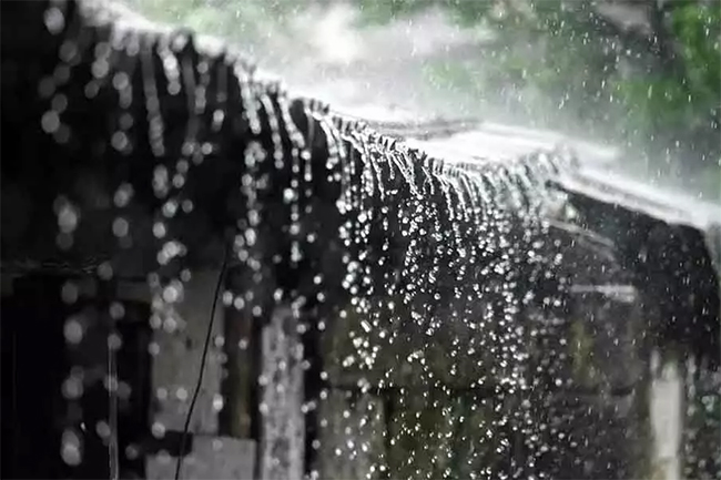 Showers or thundershowers in several areas in late hours of Tuesday