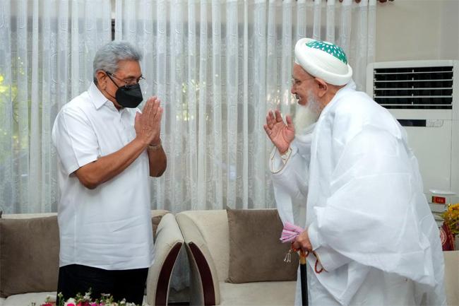 Leader of Bohra community calls on President