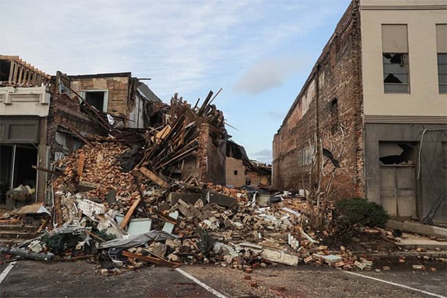 More than 70 killed in Kentucky as tornadoes hit US states