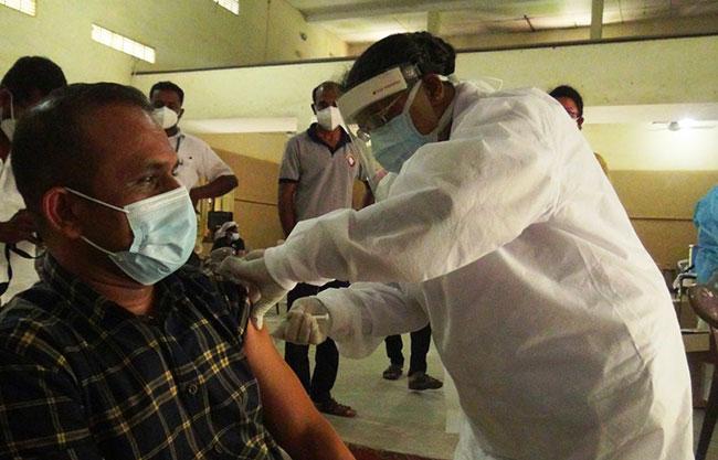 Booster dose rollout for over-20s in Colombo city