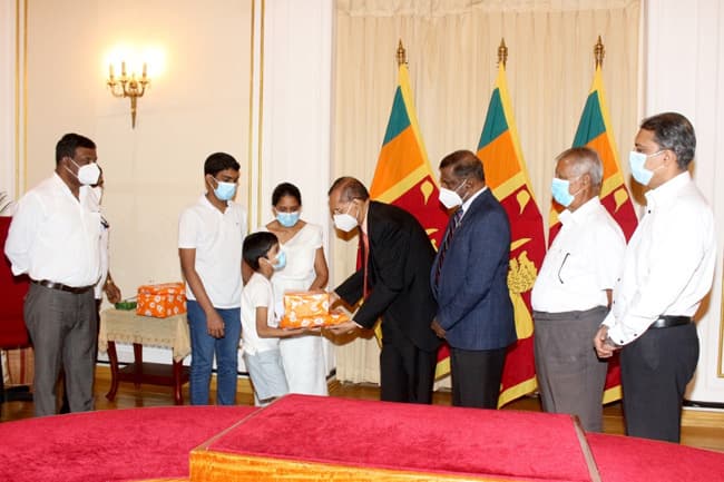 Foreign Minister hands over financial grant to Priyantha Kumara’s family