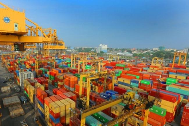 Trade minister agrees to release funds to clear essential commodities held at port