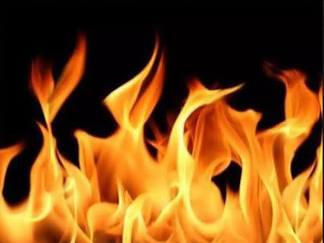 Fire breaks out at boat factory in Mattakkuliya