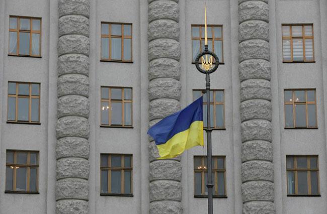 Cyberattack hits Ukraine as US warns Russia could be prepping for war