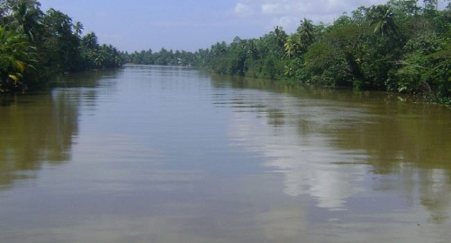 Two persons drown in Kalu Ganga, child missing
