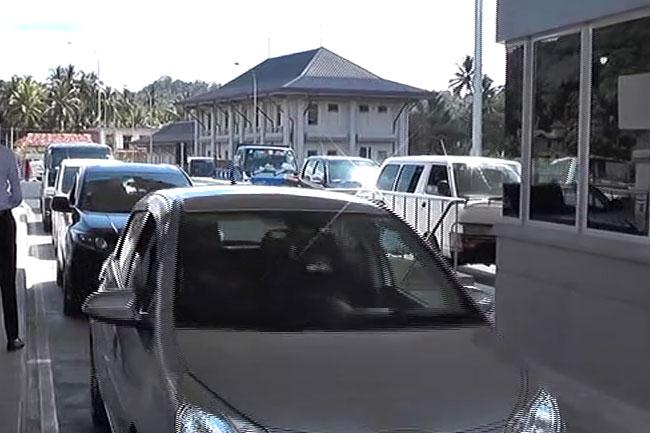 Heavy traffic at Mirigama Exit on Central Expressway