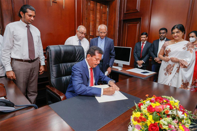 Gamini Senarath takes office as new Presidential Secretary
