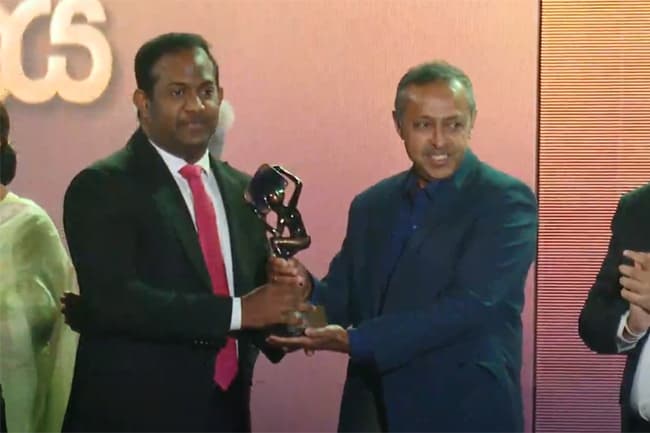 Ada Derana awarded most popular news bulletin at Raigam Tele’es