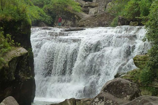 Three reported missing while bathing in Ramboda Ella