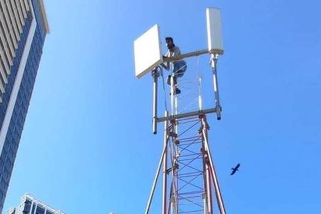 Pole antenna structure at Galle Face Green removed